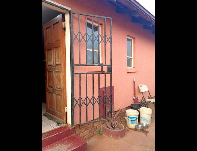 2 BEDROOM HOUSE FOR SALE IN BRAM FISCHERVILLE